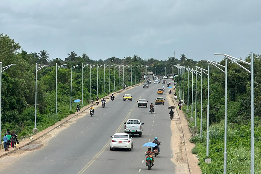 Tiang Lampu Liberia