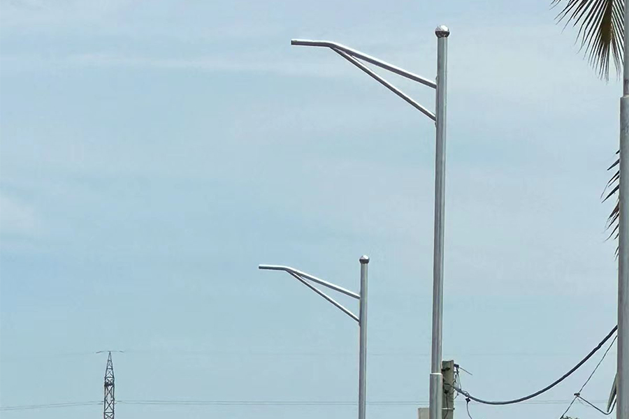 Tiang Lampu Liberia